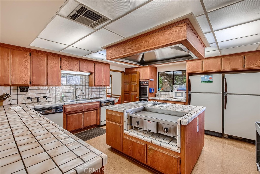 Manufactured In Park for sale at 27250 Murrieta Road 304, Menifee CA featuring 3 beds and 2 baths