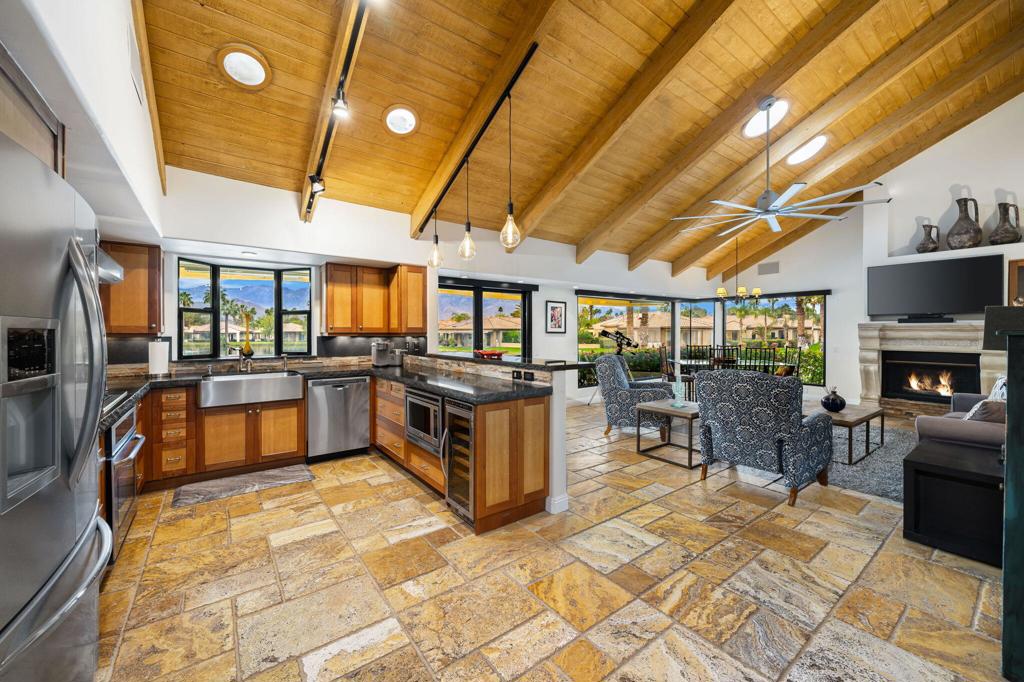 Residential for sale at 457 Sunningdale Drive, Rancho Mirage CA featuring 1 bed and 1 bath