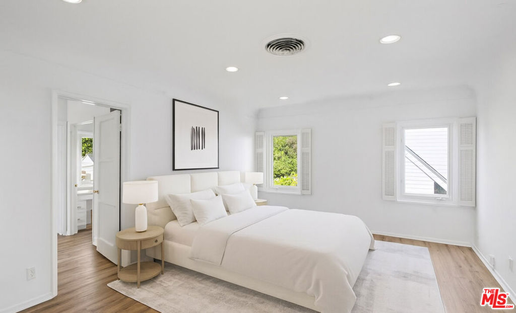 Residential Lease for rent at 713 N Elm Drive, Beverly Hills CA featuring 5 beds and 8 baths