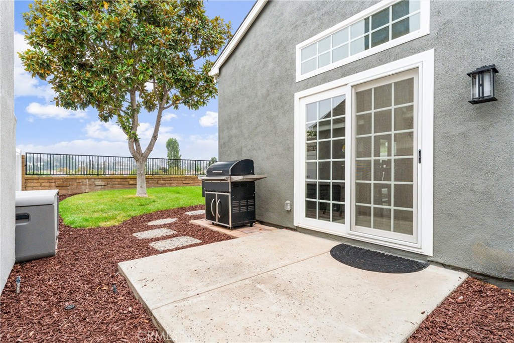 Residential Lease for rent at 21795 Tobarra, Mission Viejo CA featuring 3 beds and 3 baths