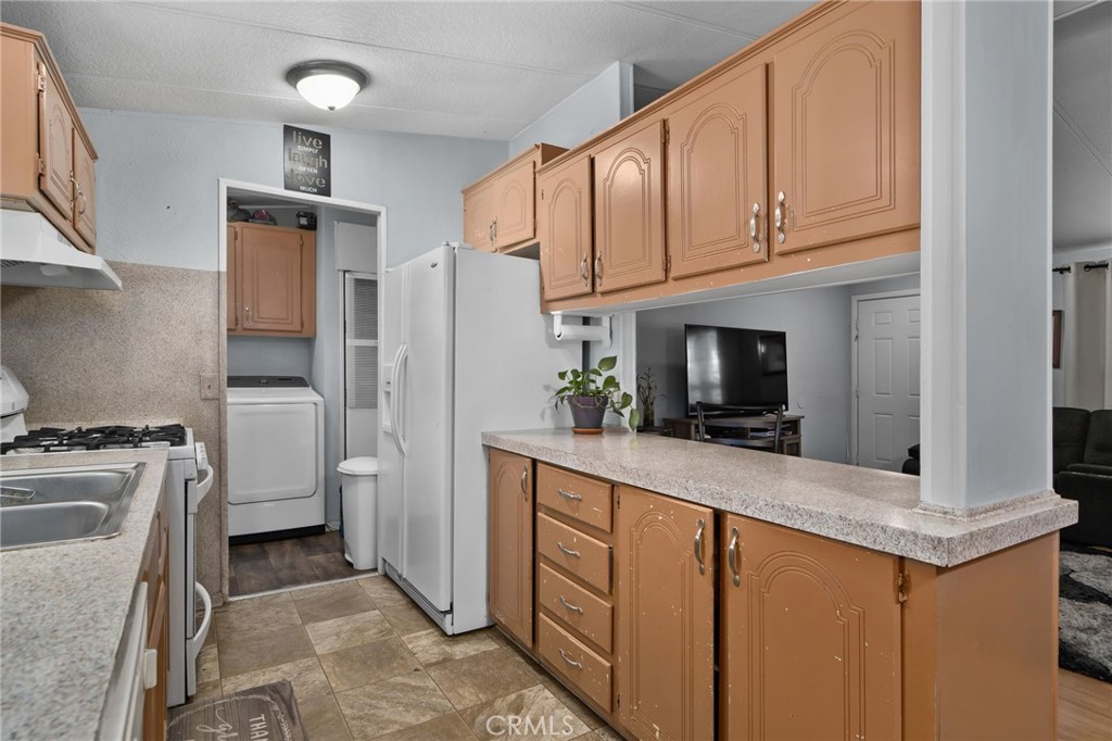 Manufactured In Park for sale at 80 E Dawes 52, Perris CA featuring 3 beds and 2 baths