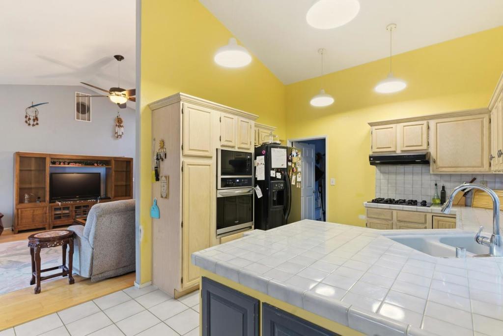 Residential for sale at 1521 Las Brisas Drive, Hollister CA featuring 3 beds and 2 baths