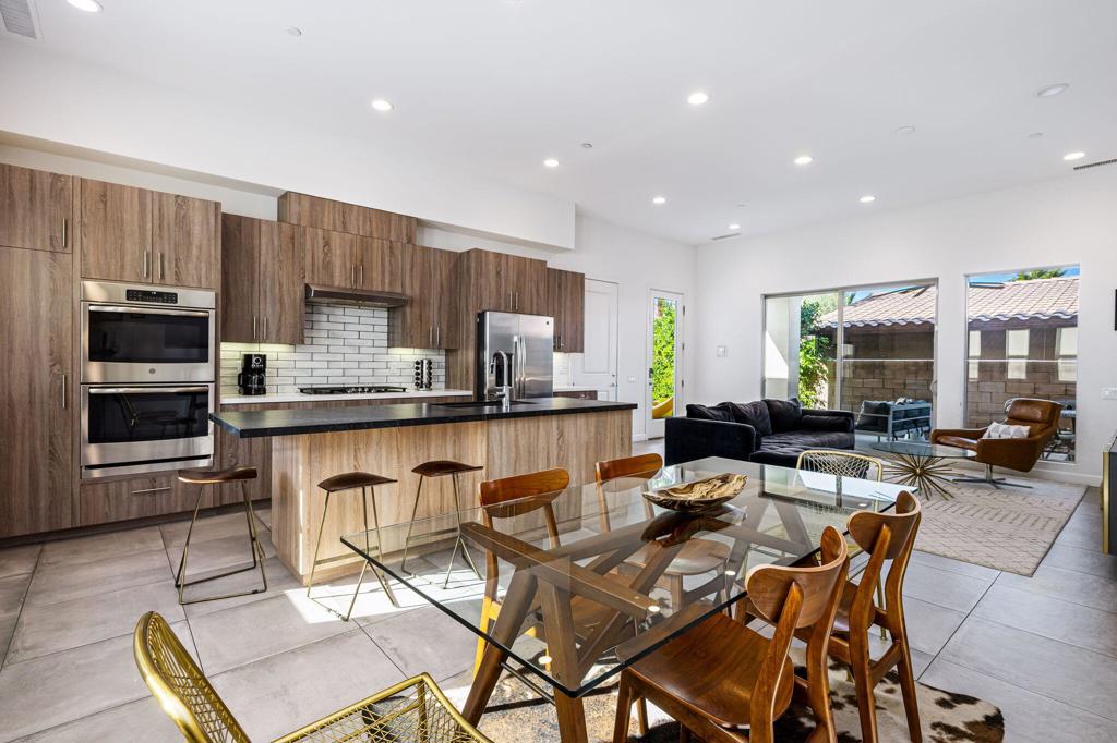 Residential for sale at 52300 Avenida Velasco, La Quinta CA featuring 3 beds and 3 baths