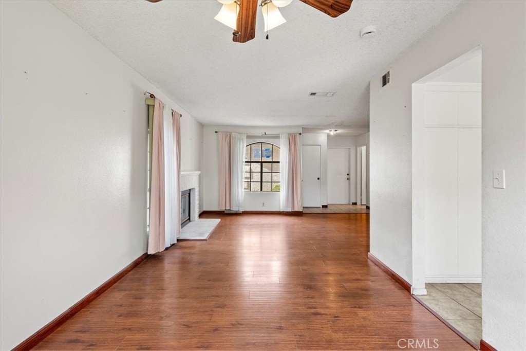 Residential for sale at 832 Chelsea Court, Simi Valley CA featuring 3 beds and 3 baths