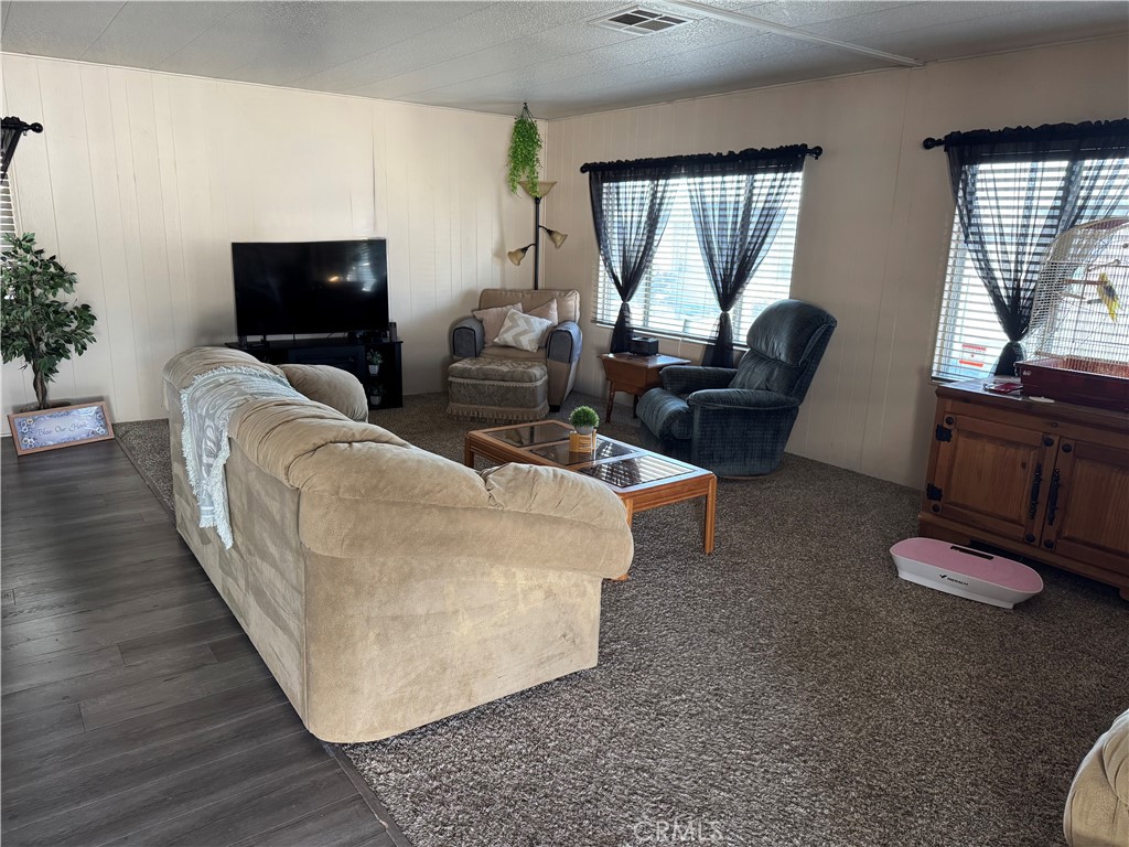 Manufactured In Park for sale at 601 N Kirby, Hemet CA featuring 2 beds and 2 baths