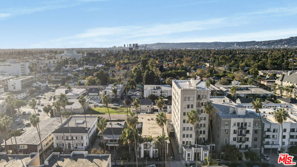 Residential Income for sale at 537 S Gramercy Place, Los Angeles CA featuring 8 beds and 16 baths