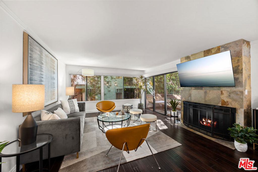 Residential for sale at 950 N Kings Road 260, West Hollywood CA featuring 1 bed and 1 bath