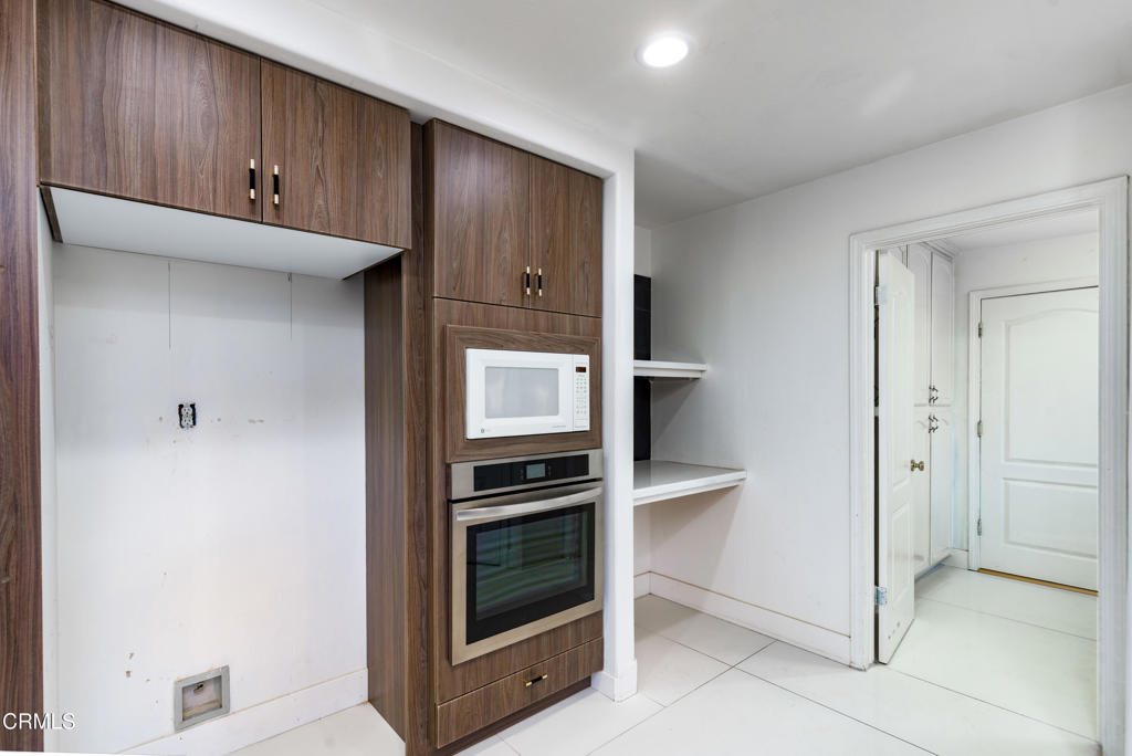 Residential for sale at 10103 Wentworth Court, Bakersfield CA featuring 3 beds and 2 baths