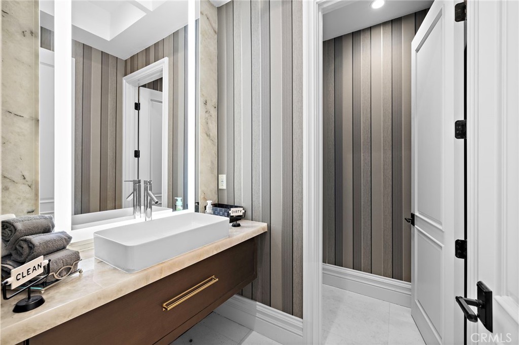 Residential for sale at 3202 Portico Del Norte, San Clemente CA featuring 5 beds and 9 baths