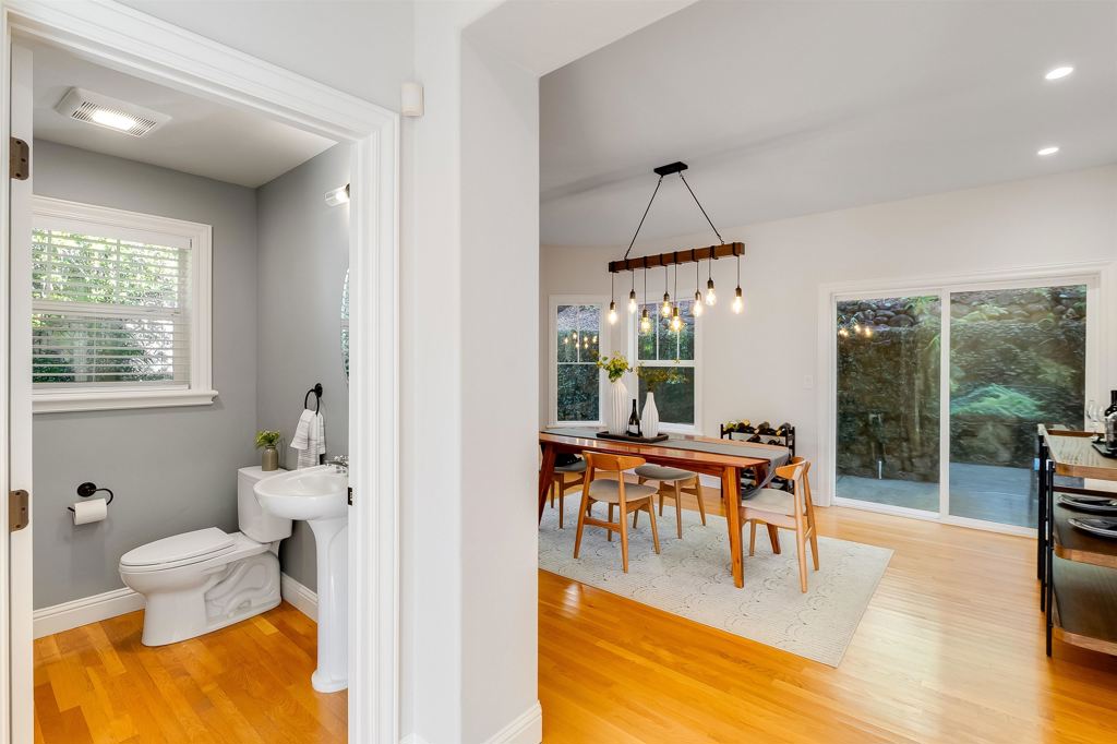 Residential for sale at 936 Mountain Blvd, Oakland CA featuring 3 beds and 3 baths