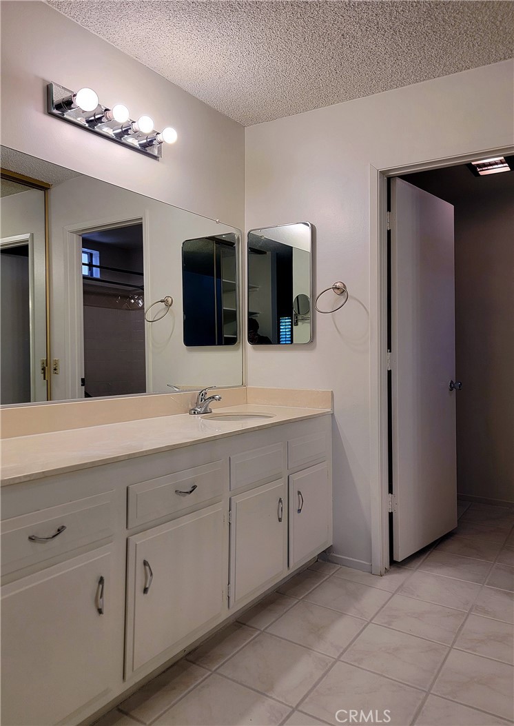 Residential Lease for rent at 2370 Via Mariposa W 3D, Laguna Woods CA featuring 3 beds and 3 baths