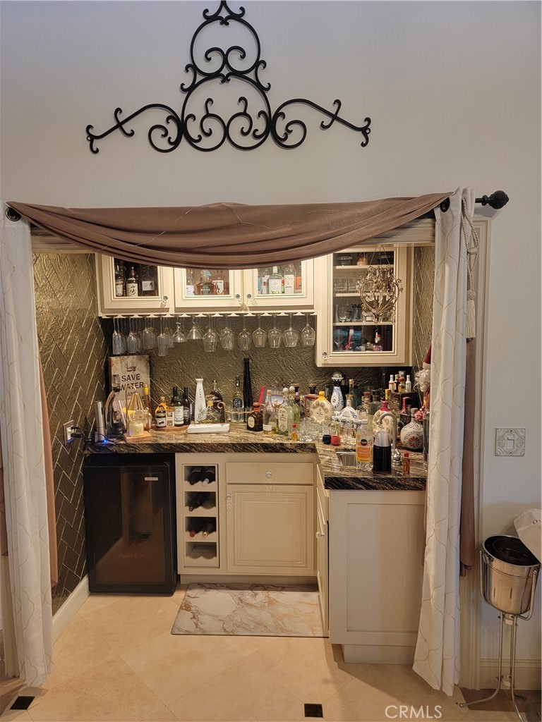 Residential Lease for rent at 10071 Highcliff Drive, Santa Ana CA featuring 5 beds and 4 baths