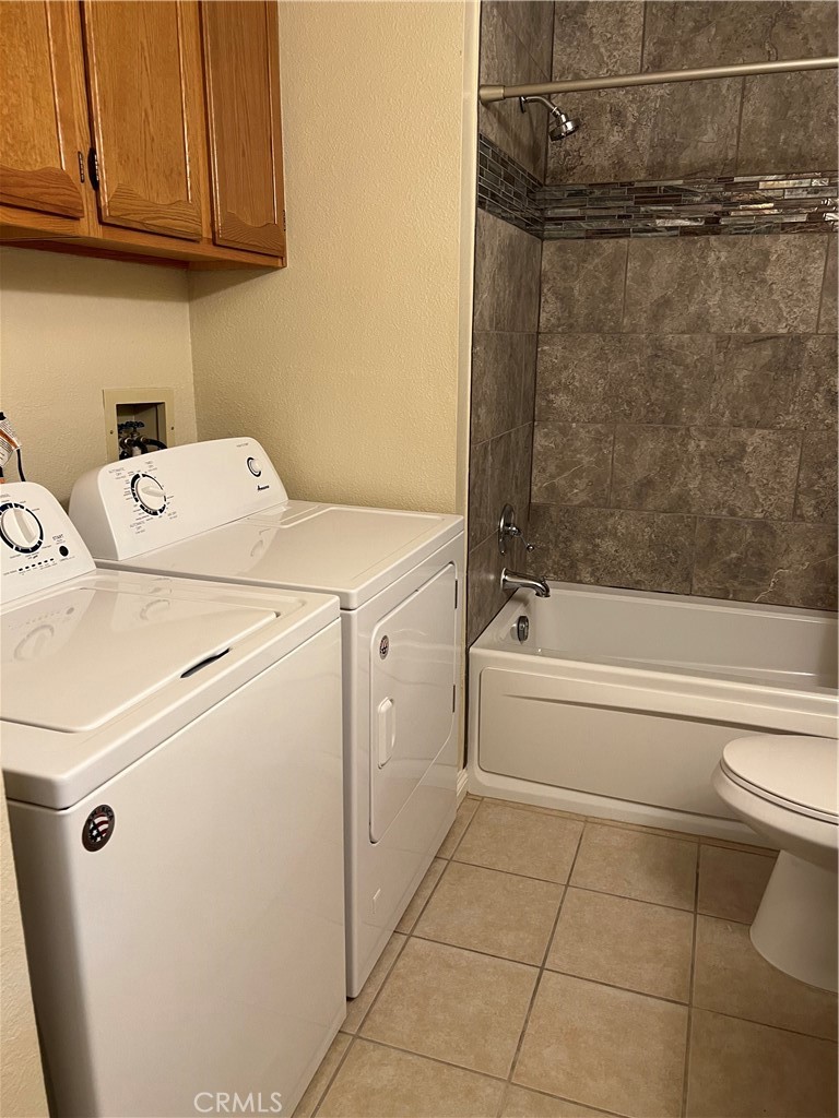 Residential Lease for rent at 11675 Maple St, Apple Valley CA featuring 2 beds and 2 baths