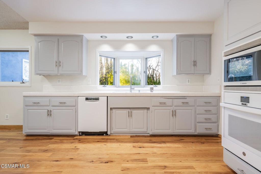 Residential for sale at 2085 Rayshire Street, Thousand Oaks CA featuring 3 beds and 2 baths