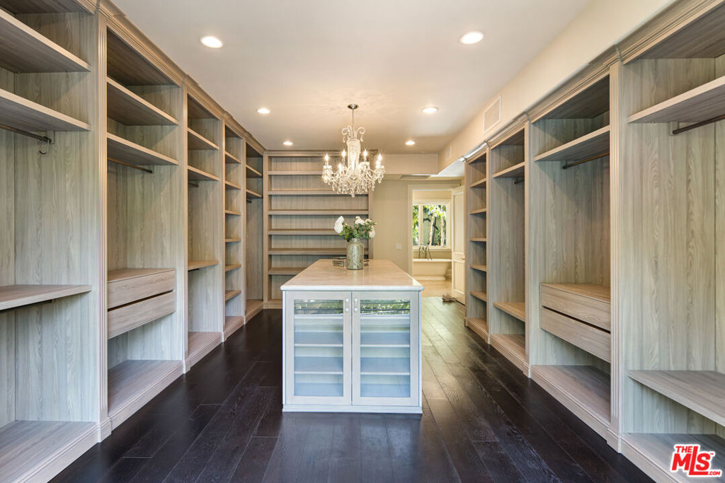 Residential for sale at 1350 Benedict Canyon Drive, Beverly Hills CA featuring 6 beds and 10 baths