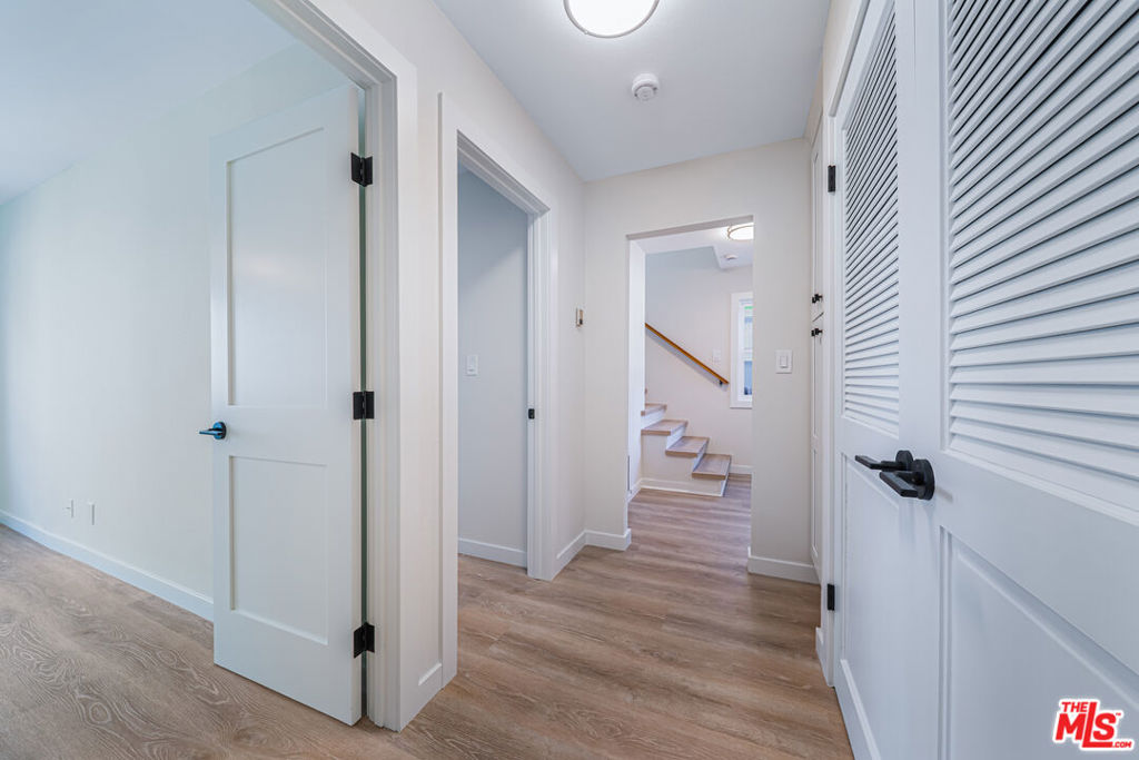 Residential Lease for rent at 1125 Manhattan Avenue, Hermosa Beach CA featuring 3 beds and 3 baths