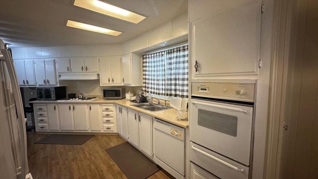 Manufactured In Park for sale at 367 Ravine Cir, Rancho Cordova CA featuring 2 beds and 2 baths