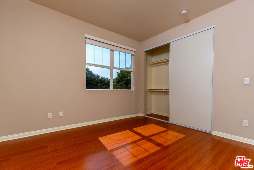 Residential Income for sale at 1239 W 30th Street, Los Angeles CA featuring 12 beds and 18 baths