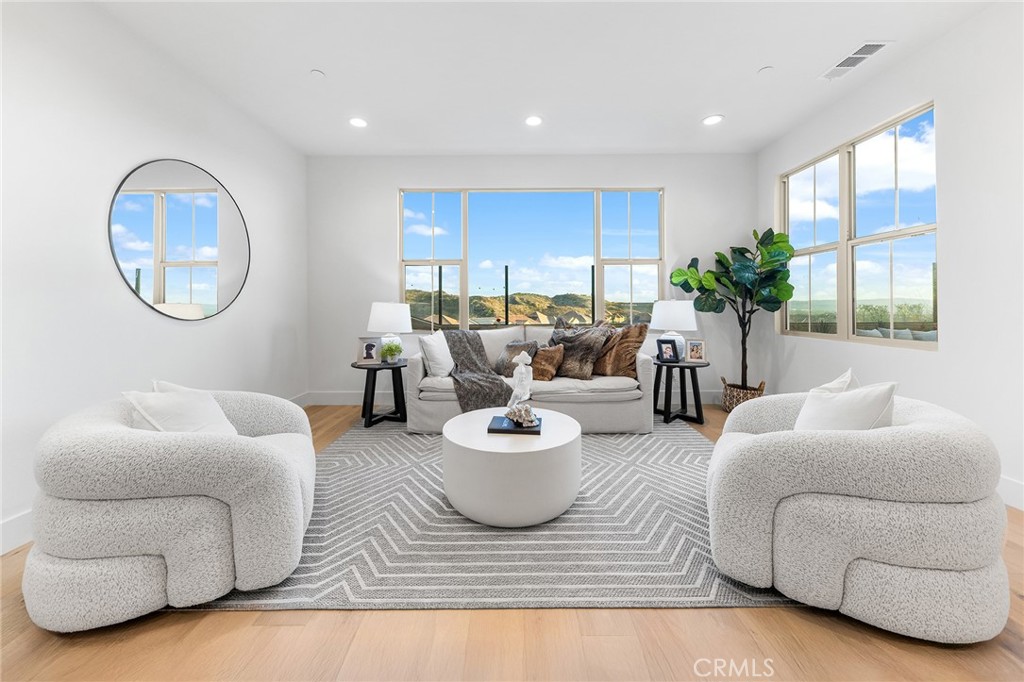 Residential Lease for rent at 206 Collino, Irvine CA featuring 4 beds and 3 baths