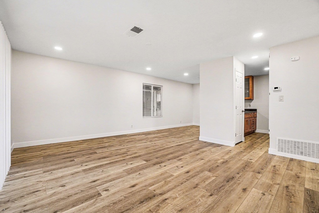 Residential Lease for rent at 2009 Olivera Rd, Concord CA featuring 2 beds and 1 bath