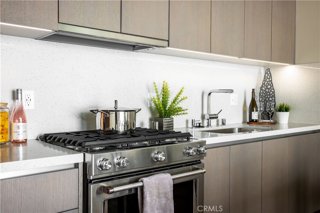 Residential for sale at 380 Cordova Street 405, Pasadena CA featuring 1 bed and 1 bath