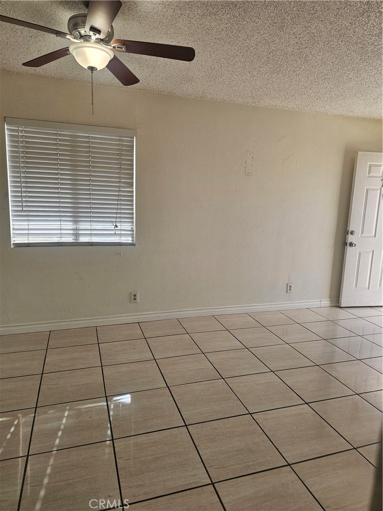 Residential Lease for rent at 38000 17th E 16, Palmdale CA featuring 2 beds and 1 bath