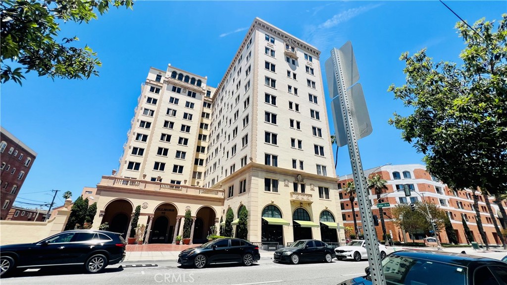 Residential Lease for rent at 315 W 3rd Street 711, Long Beach CA and 1 bath