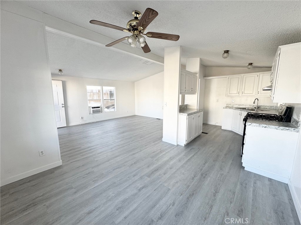 Manufactured In Park for sale at 2717 Arrow 154, La Verne CA featuring 3 beds and 2 baths