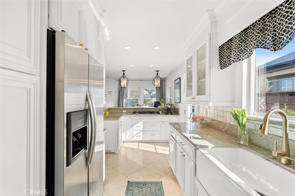 Residential for sale at 625 Camino Real, Redondo Beach CA featuring 3 beds and 2 baths