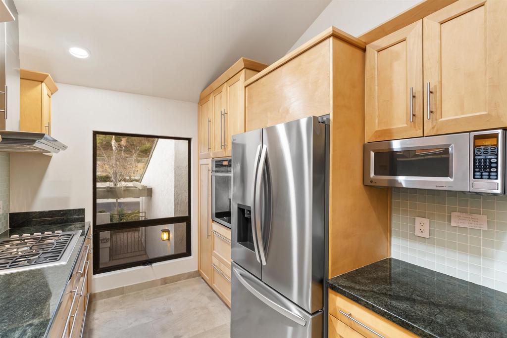 Residential Lease for rent at 13024 Caminito Mar Villa, Del Mar CA featuring 2 beds and 3 baths