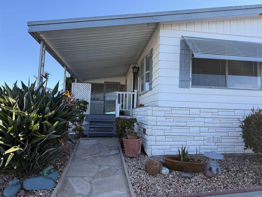 Manufactured In Park for sale at 2130 Sunset Drive 70, Vista CA featuring 2 beds and 2 baths