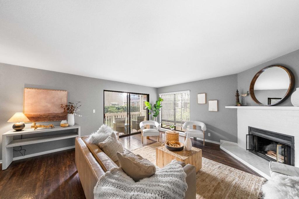 Residential for sale at 468 Laurel Avenue, Half Moon Bay CA featuring 2 beds and 2 baths