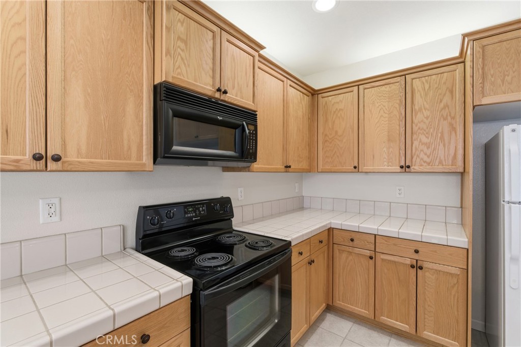 Residential for sale at 2450 Como Corte, Chowchilla CA featuring 3 beds and 2 baths