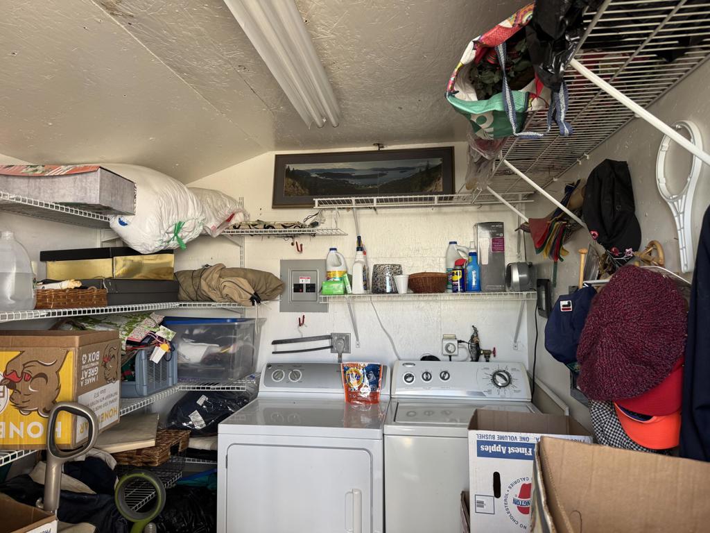 Manufactured In Park for sale at 84136 Avenue 44 688, Indio CA featuring 1 bed and 1 bath