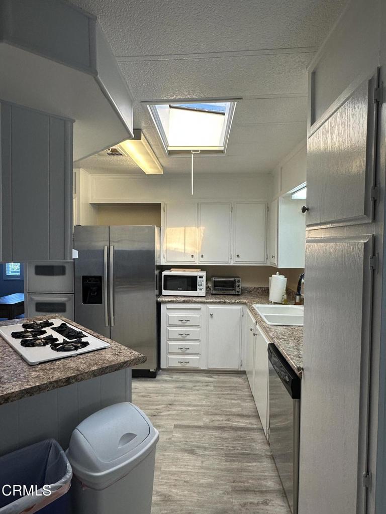 Manufactured In Park for sale at 8 Isabel Avenue 81, Camarillo CA featuring 2 beds and 2 baths