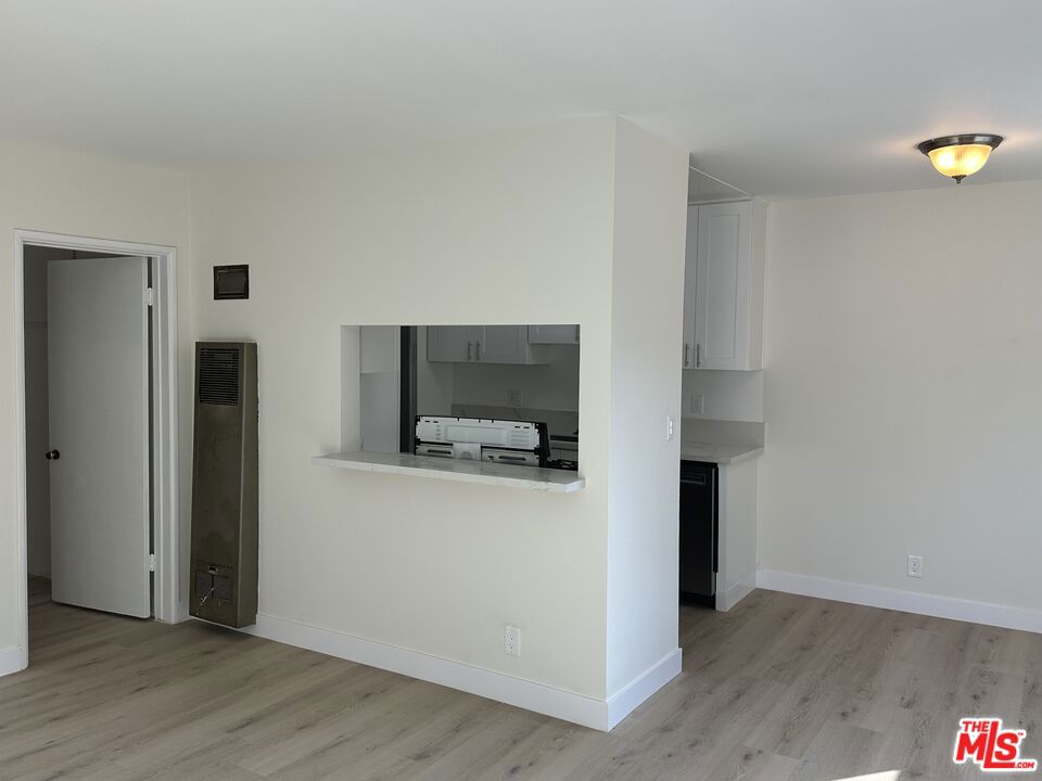 Residential Lease for rent at 624 Aerick Street 3, Inglewood CA featuring 1 bed and 1 bath