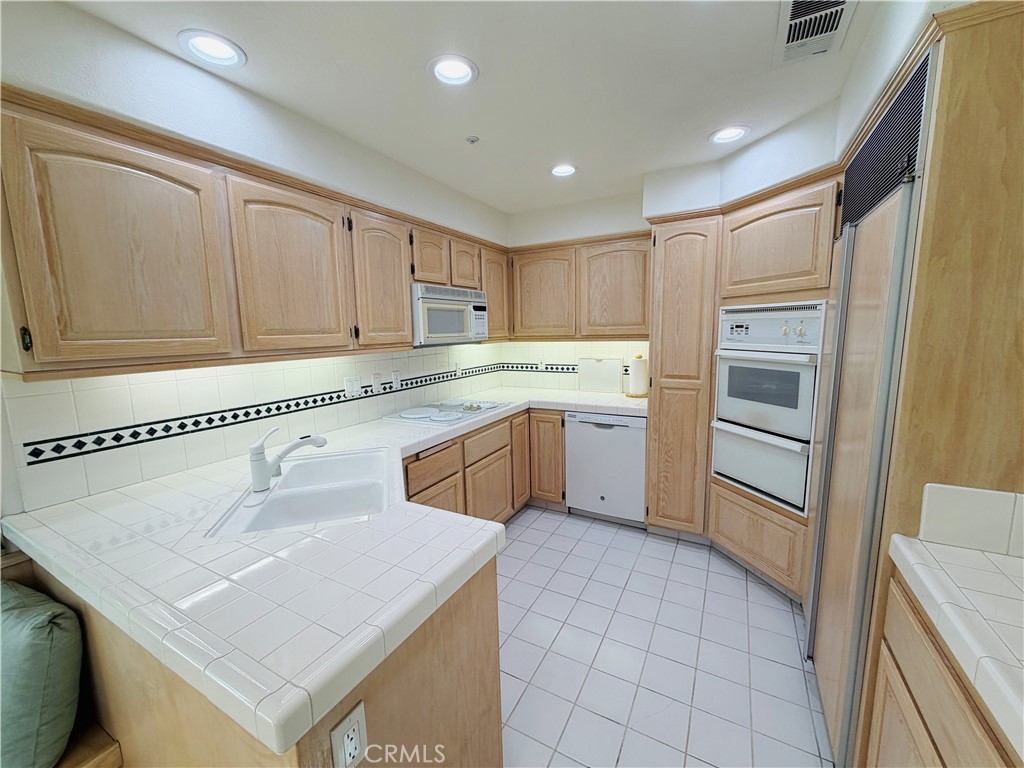 Residential Lease for rent at 18871 Kithira Circle, Huntington Beach CA featuring 3 beds and 3 baths