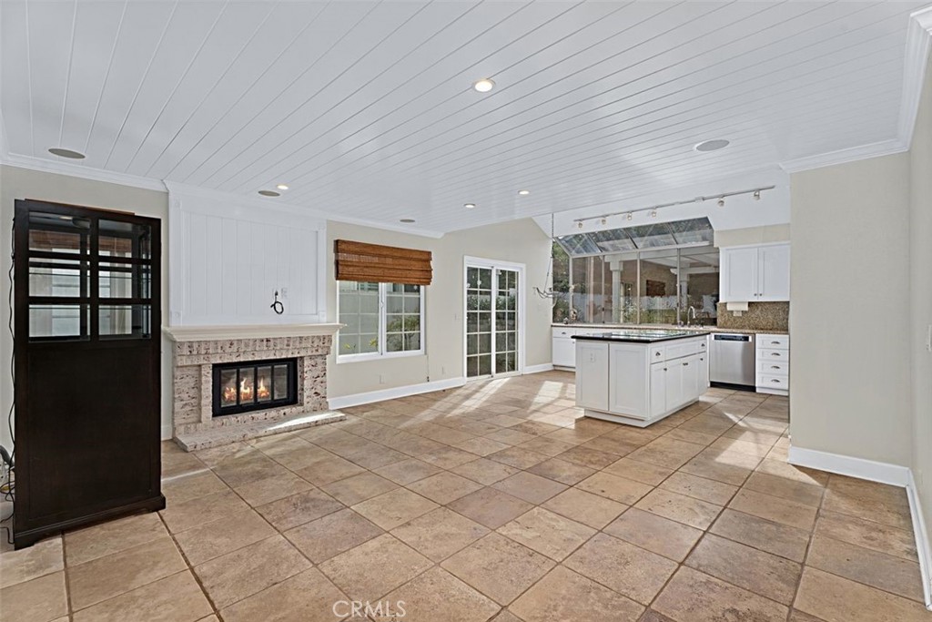 Residential Lease for rent at 4 Laurelglen, Irvine CA featuring 4 beds and 3 baths