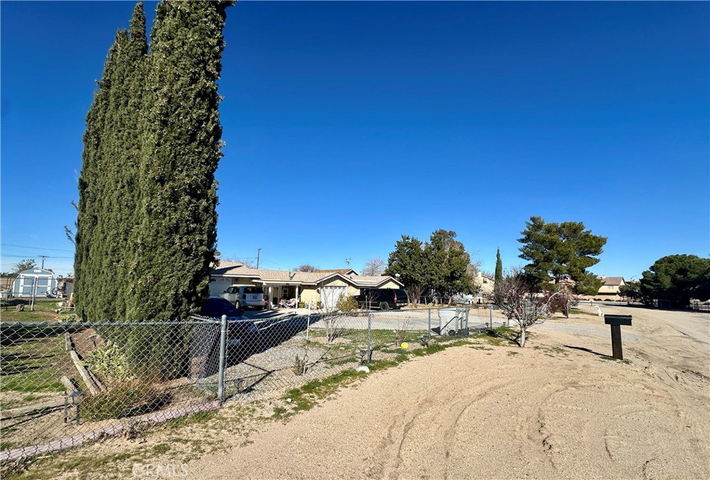 Residential for sale at 10070 Pyrite, Hesperia CA featuring 2 beds and 2 baths