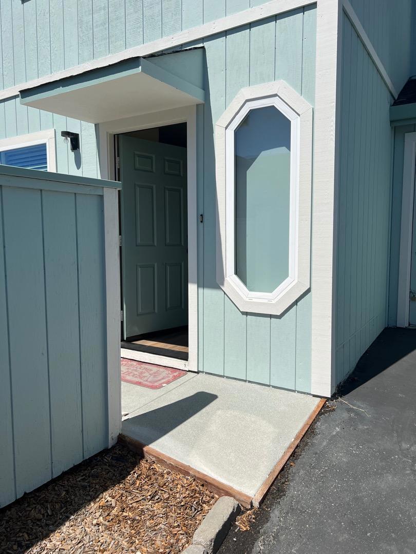 Residential Lease for rent at 2674 Christine Oaks, Santa Cruz CA featuring 3 beds and 2 baths