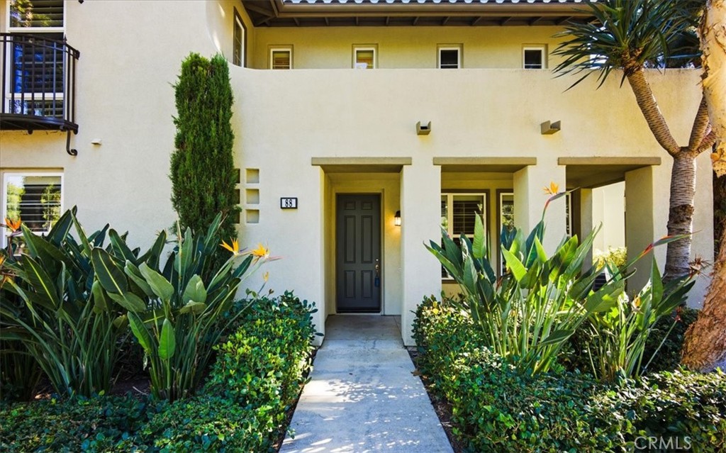 Residential Lease for rent at 88 Stepping Stone, Irvine CA featuring 3 beds and 3 baths