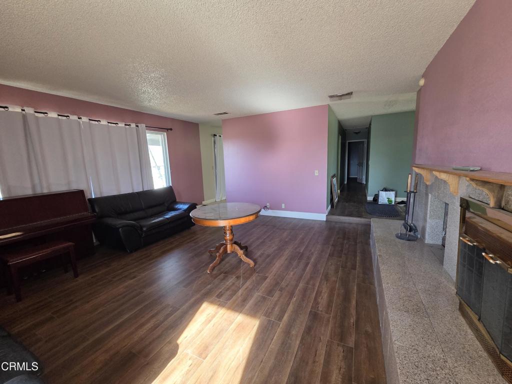 Residential Lease for rent at 18534 Symeron Road, Apple Valley, San Bernardino County CA featuring 3 beds and 2 baths