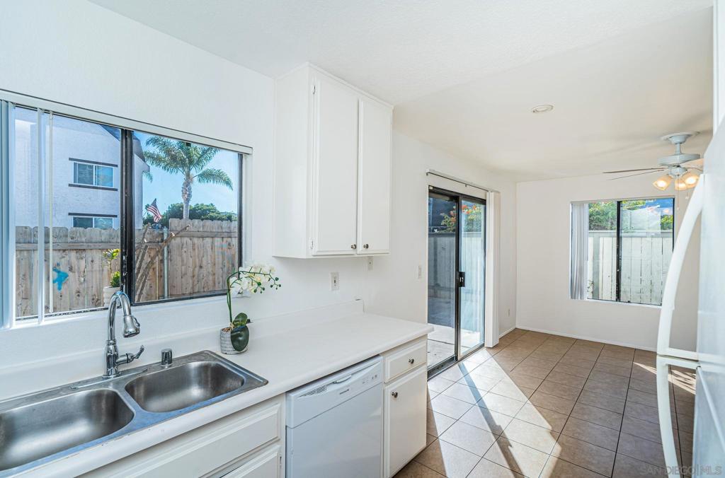 Residential Lease for rent at 631 13th St 1, San Diego CA featuring 2 beds and 2 baths