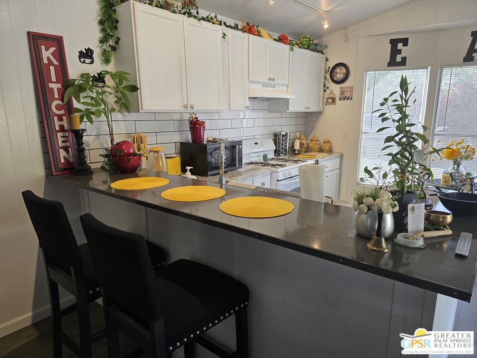 Manufactured In Park for sale at 1 Running H, Palm Desert CA featuring 2 beds and 1 bath