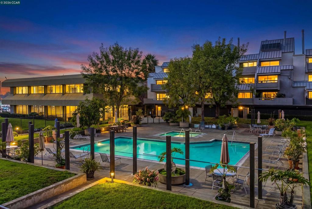 Residential for sale at 1 Embarcadero W 164, Oakland CA featuring 1 bed and 1 bath