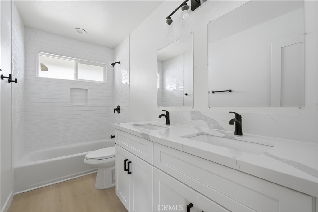 Residential Lease for rent at 1172 N Shattuck C, Orange CA featuring 3 beds and 2 baths