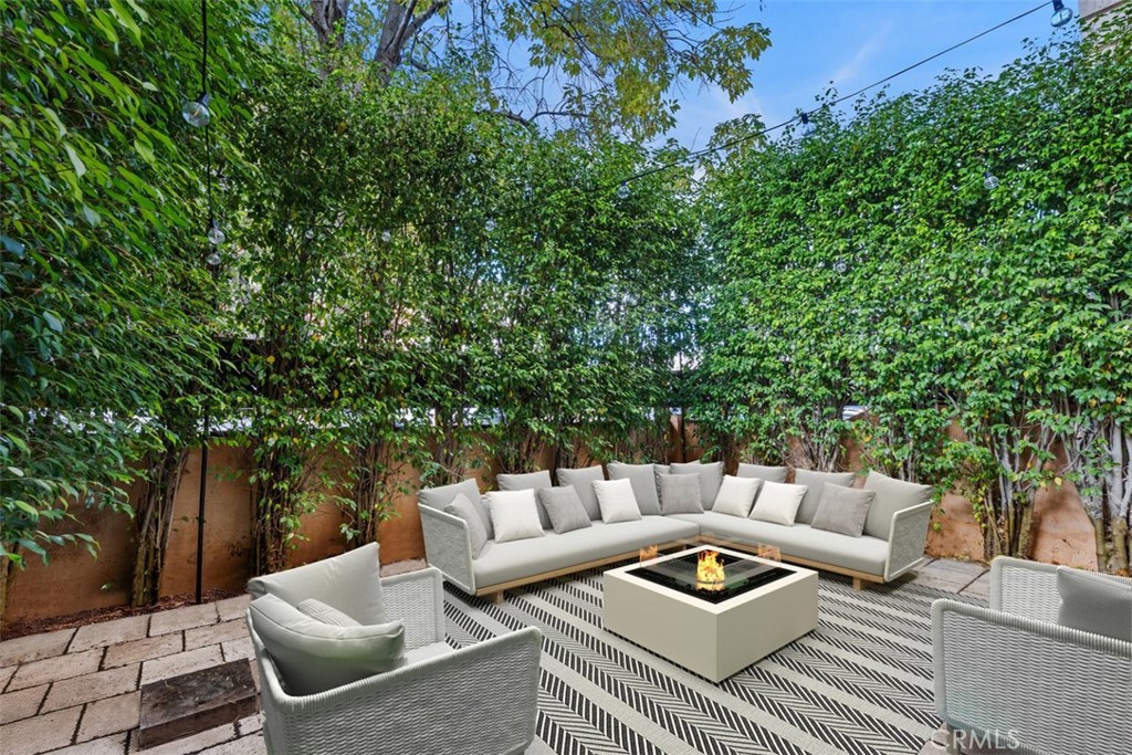 Residential for sale at 11816 Gorham Avenue 110, Los Angeles CA featuring 1 bed and 1 bath