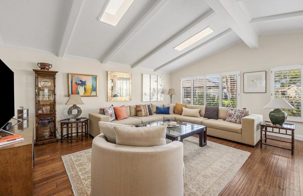 Manufactured In Park for sale at 73450 Country Club Drive 192, Palm Desert CA featuring 2 beds and 2 baths