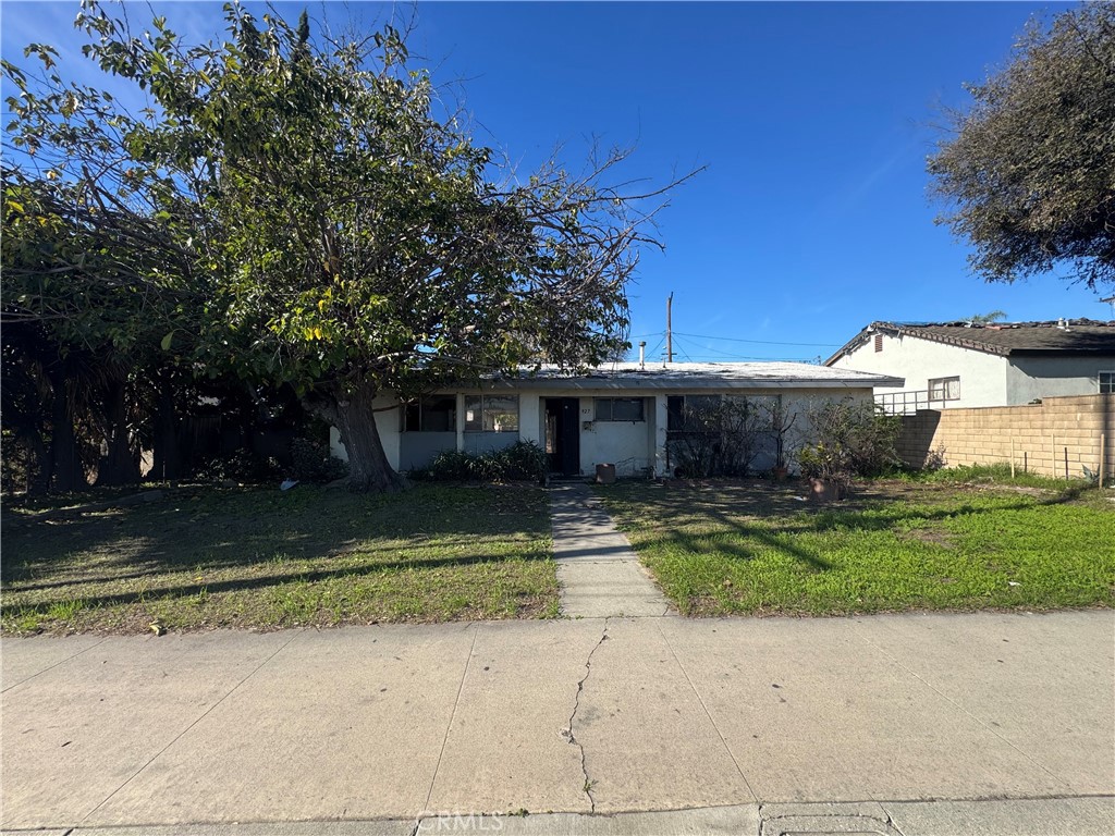 Residential for sale at 927 N Magnolia, Anaheim CA featuring 3 beds and 2 baths