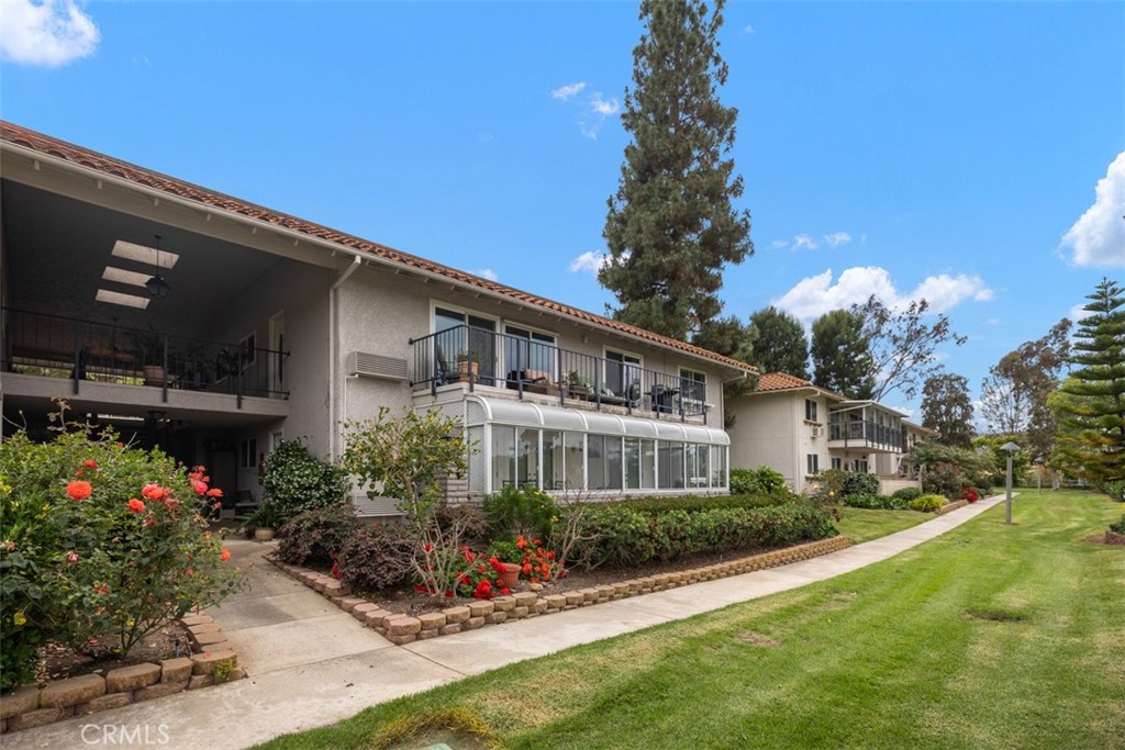 Residential Lease for rent at 5349 Algarrobo N, Laguna Woods CA featuring 2 beds and 2 baths